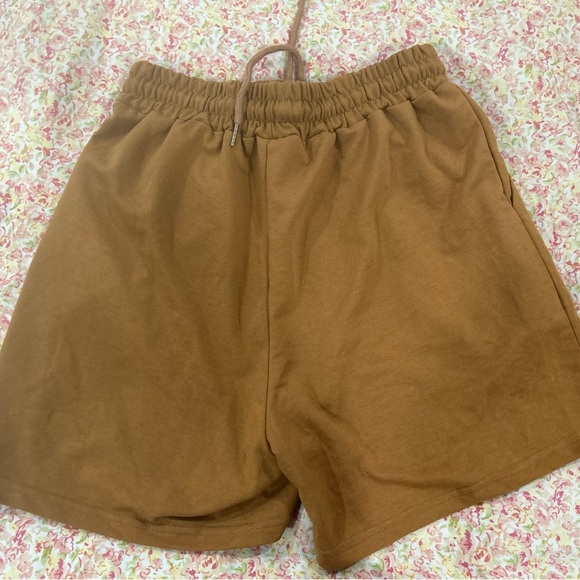 Brown draw string shorts - Picture 2 of 2